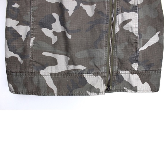 Anthro Silence + Noise Camo Biker Vest with Floral Embroidery Preowned Small - Picture 9 of 9